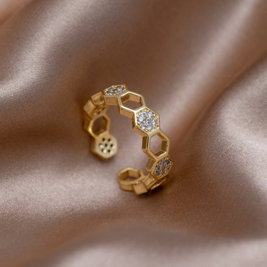 Elegant ring i guld med kristall