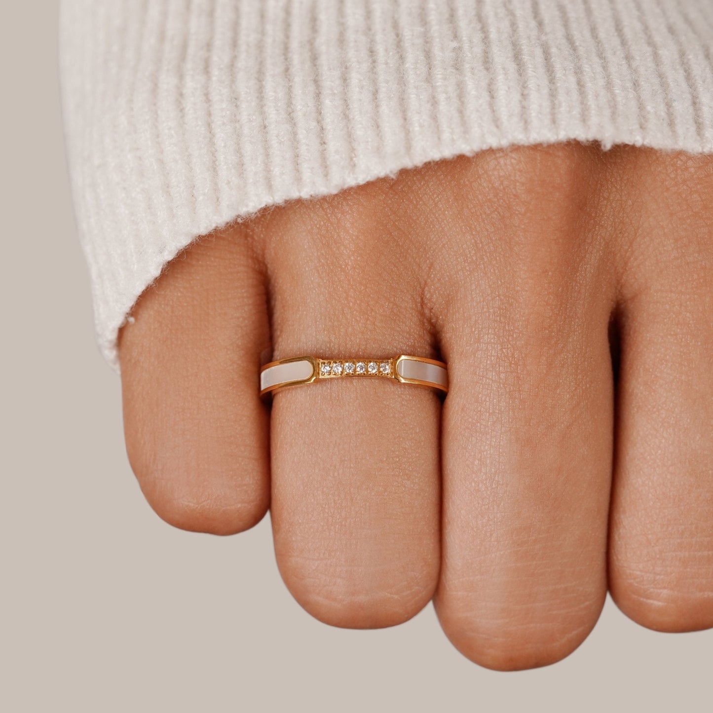 Unity – Elegant ring med pärlor och kristall