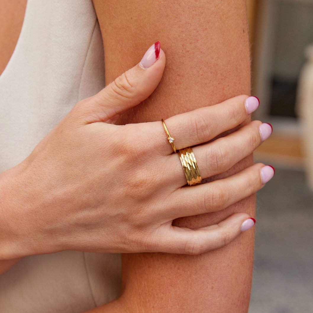 Ring med hjärta i kristall